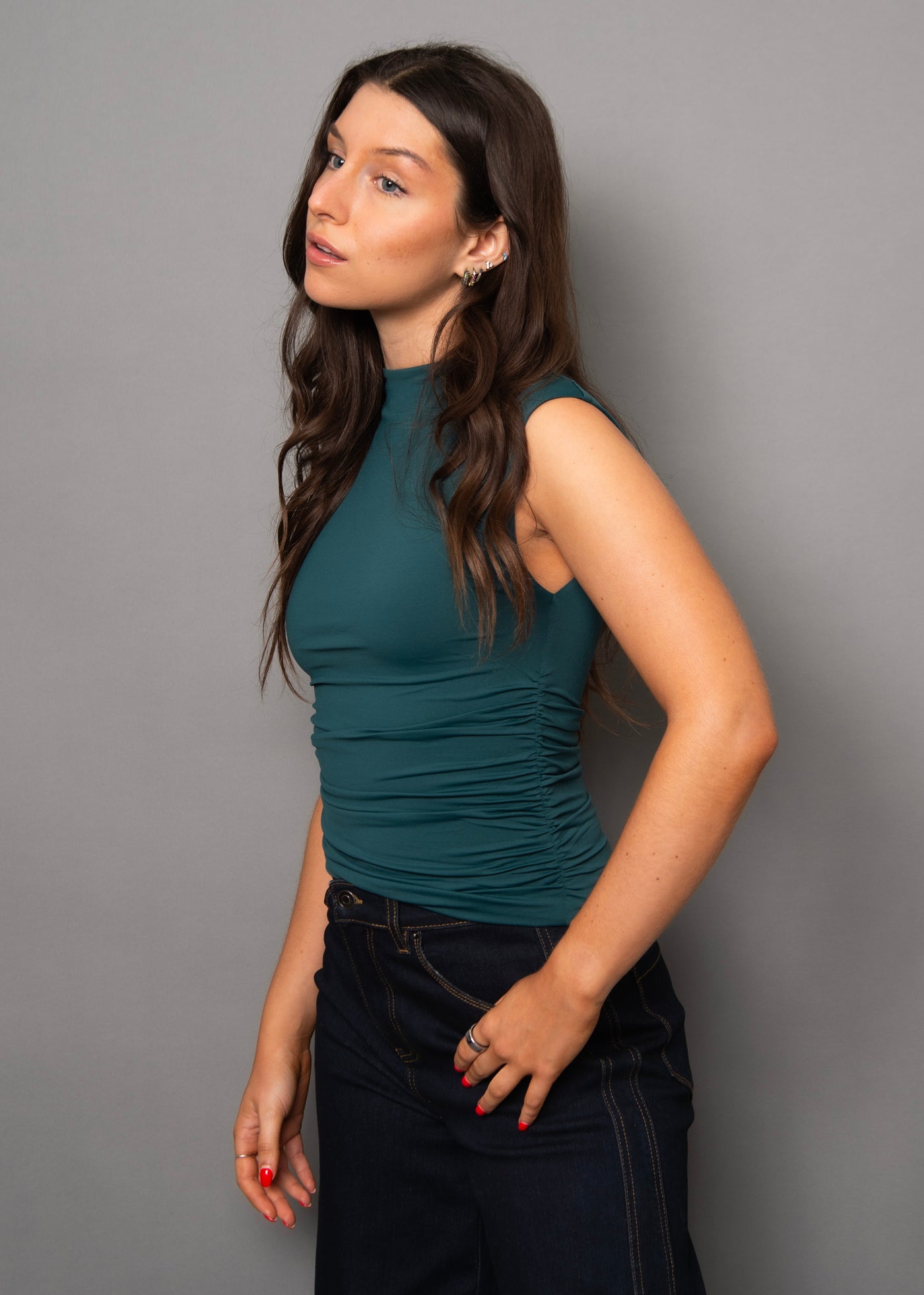 Second Skin Yve Extended Sleeve Funnel Neck Top - DK Hunter Green | Women’s